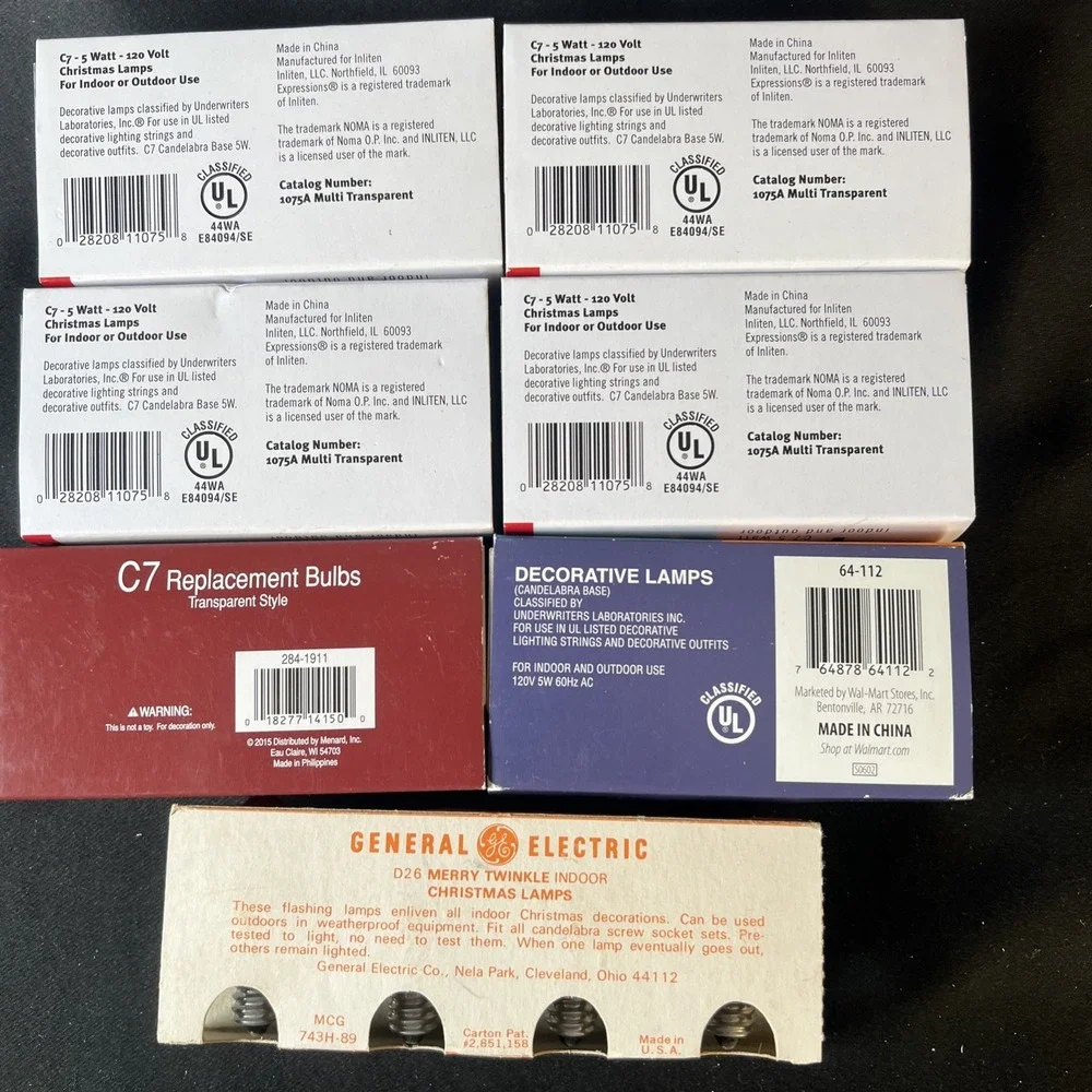 28 NOS Holiday‎ C-7 Replacement Bulbs In Multi-Colors 7 Packs Of 4